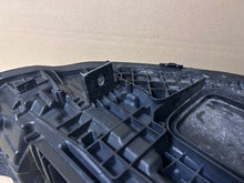 Laden Sie das Bild in den Galerie-Viewer, Frontscheinwerfer Mercedes-Benz W177 A1779062700 Full LED Links Headlight SCH8852251633dj