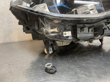 Laden Sie das Bild in den Galerie-Viewer, Frontscheinwerfer BMW 7 G11 G12 7483912-02 Laser Rechts Scheinwerfer Headlight SCH1096929495ck