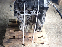 Laden Sie das Bild in den Galerie-Viewer, Motor BMW F21 F30 F31 F20 B38 2019 Benzin Engine Unkomplett