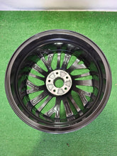 Laden Sie das Bild in den Galerie-Viewer, 1x Alufelge 18 Zoll 7.0" 5x114.3 51ET Glanz Schwarz 52910-D7320 Hyundai I Mg FEL3389690455te