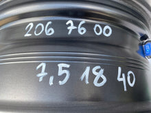 Laden Sie das Bild in den Galerie-Viewer, 1x Alufelge 18 Zoll 7.5" 5x112 40ET Glanz Schwarz A2064017600 Mercedes-Benz W206 FEL6788579895ow