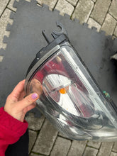 Laden Sie das Bild in den Galerie-Viewer, Frontscheinwerfer Renault Master III 170646-01 Ein Stück (Rechts oder Links) SCH2846477568hl