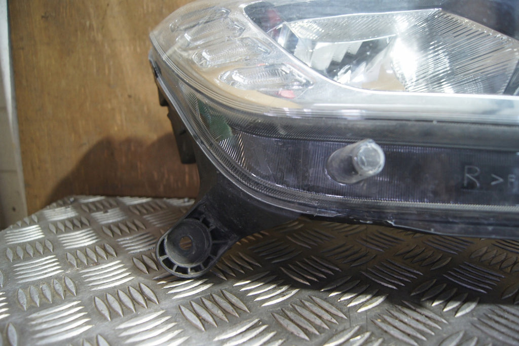 Frontscheinwerfer Renault Sandero II 260103529R Rechts Scheinwerfer Headlight