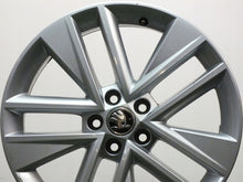 Laden Sie das Bild in den Galerie-Viewer, 1x Alufelge 17 Zoll 7.0" 5x100 46ET Glanz Silber 6V0601025C Skoda Rim Wheel FEL1329630955pg
