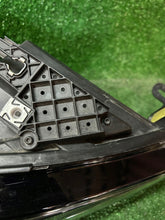 Laden Sie das Bild in den Galerie-Viewer, Frontscheinwerfer Seat Leon CSC20663 Rechts Scheinwerfer Headlight SCH9788666051br