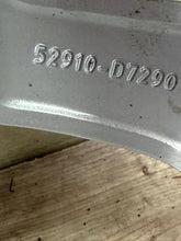 Load image into Gallery viewer, 1x Alufelge 17 Zoll 52910D7290 Hyundai Tucson Rim Wheel FEL6476974724cj
