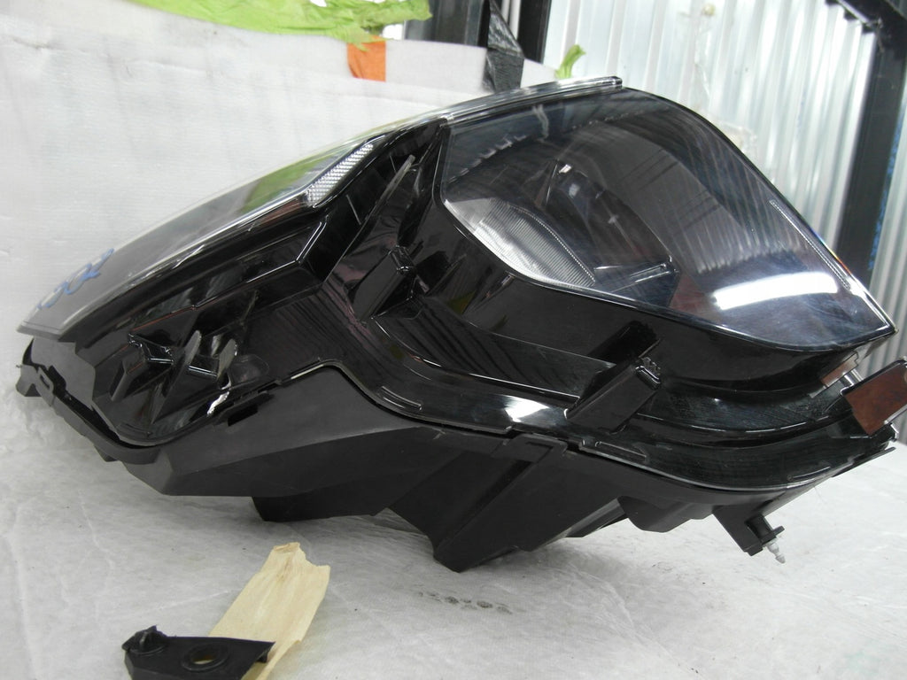 Frontscheinwerfer Ford Courier 13W029 Rechts Scheinwerfer Headlight SCH9793300849xu