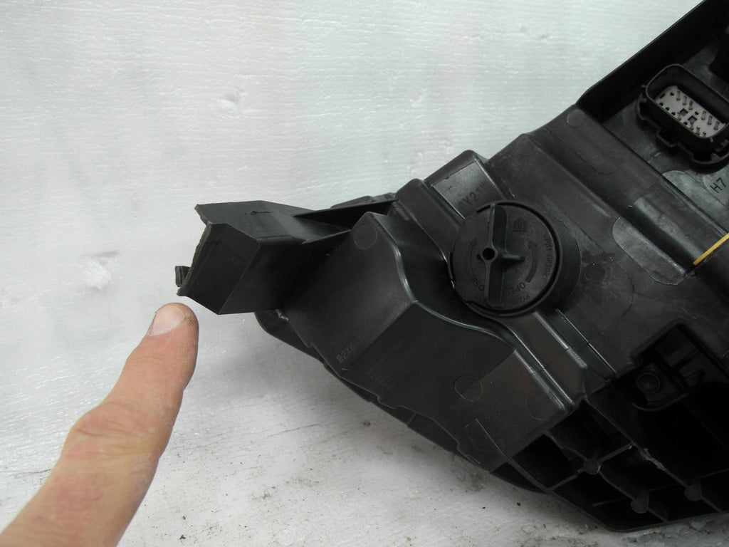 Frontscheinwerfer Ford Courier R2X613W030CE Links Scheinwerfer Headlight SCH7104112089eg