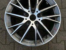 Laden Sie das Bild in den Galerie-Viewer, 1x Alufelge 17 Zoll 7849122 BMW F45 1 F40 F46 Rim Wheel FEL9856872054qo