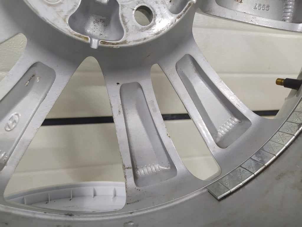 1x Alufelge 18 Zoll 6.5" 5x114.3 48ET Glanz Silber 52910-2S310 Hyundai Tucson