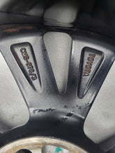 Load image into Gallery viewer, 1x Alufelge 17 Zoll 7.0&quot; 5x114.3 50ET PW457-02001 Toyota Corolla Rim Wheel