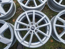 Laden Sie das Bild in den Galerie-Viewer, 4x Alufelge 17 Zoll 7.5" 5x112 30ET Silber Audi Super Rim Wheel FEL5967387696gu