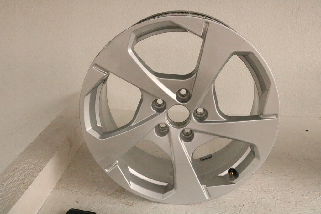 1x Alufelge 18 Zoll 7.5" 5x112 51ET Glanz Silber 8V0601025 Audi A3 Rim Wheel FEL2994108224ty