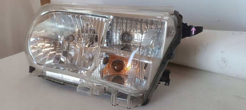 Frontscheinwerfer Toyota Hilux VIII Rechts Scheinwerfer Headlight SCH4263361045oi