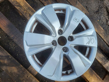 Load image into Gallery viewer, 1x Alufelge 16 Zoll 6.5" 4x108 20ET Glanz Silber 9678398177 Peugeot 2008 I FEL1897820670ve
