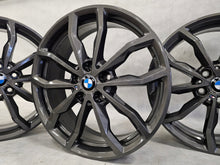 Laden Sie das Bild in den Galerie-Viewer, 4x Alufelge 18 Zoll 6.5" 5x112 41ET Glanz Grau 6877550 BMW F45 F39 F48 F40 F46 FEL6157430808jx