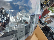 Load image into Gallery viewer, Frontscheinwerfer Renault Master 260607867 Links Scheinwerfer Headlight