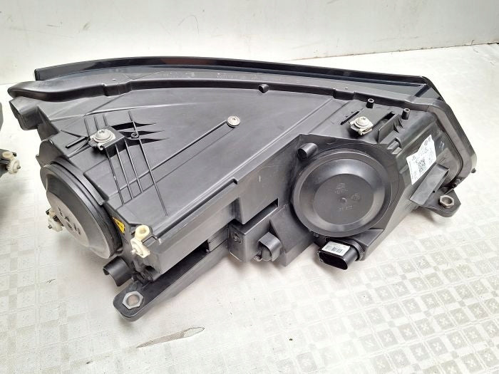 Frontscheinwerfer VW Tiguan 5N1941033B 5N1941034B LED Ein Satz Headlight