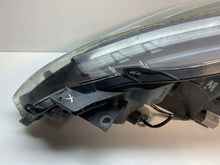 Laden Sie das Bild in den Galerie-Viewer, Frontscheinwerfer Toyota Yaris Rechts Scheinwerfer Headlight SCH2642749762lo