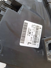 Laden Sie das Bild in den Galerie-Viewer, Frontscheinwerfer Audi A4 B7 301219201 Links Scheinwerfer Headlight