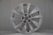 Laden Sie das Bild in den Galerie-Viewer, 1x Alufelge 16 Zoll 6.0" 5x100 38ET 657601025AJ Skoda Scala Rim Wheel FEL9205084904tv