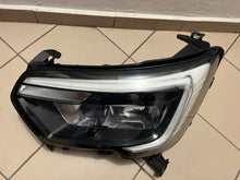 Load image into Gallery viewer, Frontscheinwerfer Renault Master 260607867R Links Scheinwerfer Headlight