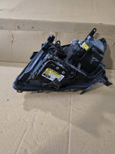 Laden Sie das Bild in den Galerie-Viewer, Frontscheinwerfer Toyota Avensis Rechts Scheinwerfer Headlight SCH1725624697xx