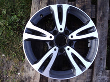 Laden Sie das Bild in den Galerie-Viewer, 1x Alufelge 16 Zoll 6.5&quot; 5x112 49ET A2464010000 Mercedes-Benz Rim Wheel