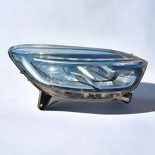 Load image into Gallery viewer, Frontscheinwerfer Renault Captur 1297706 ,9064 LED Rechts Scheinwerfer Headlight