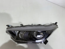 Laden Sie das Bild in den Galerie-Viewer, Frontscheinwerfer Toyota IV Yaris EUK0-6 Links Scheinwerfer Headlight SCH6417176541oi