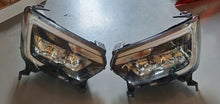 Load image into Gallery viewer, Frontscheinwerfer Renault Master Ein Satz Scheinwerfer Headlight SCH4943015456rs