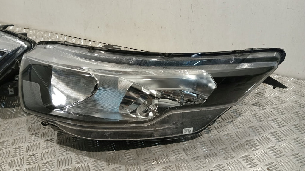 Frontscheinwerfer Iveco Daily IV 5801473749 Ein Stück (Rechts oder Links) SCH3093130237ir