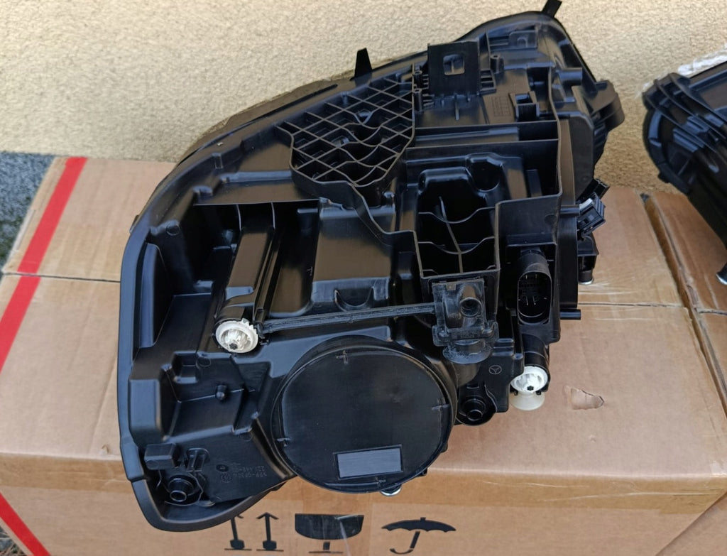 Frontscheinwerfer Mercedes-Benz Cla C118 A1189063900 LED Rechts oder Links SCH1307336168gd
