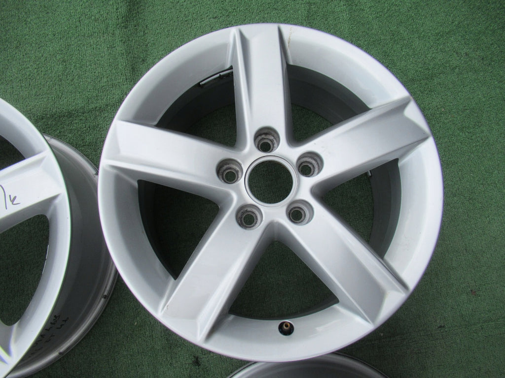 4x Alufelge 16 Zoll 7.0" 5x112 46ET Glanz Silber 8K0071496 Audi A4 B8 Rim Wheel