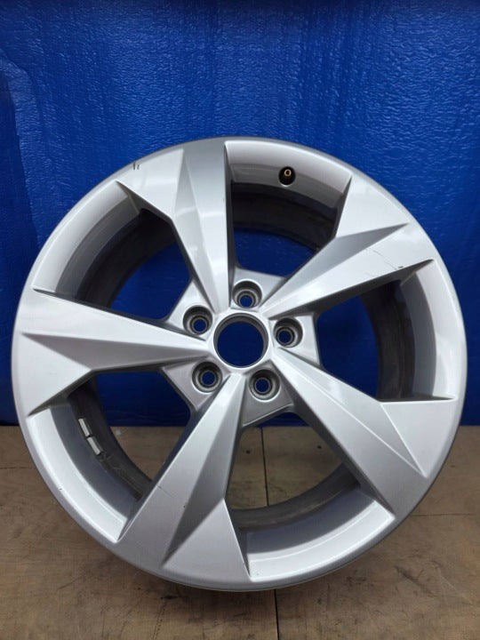 1x Alufelge 18 Zoll 8Y0601025CP Audi A3 Rim Wheel FEL5503727455ab