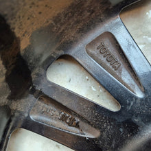 Laden Sie das Bild in den Galerie-Viewer, 1x Alufelge 17 Zoll 7.0&quot; 5x112 PW457-02001 Toyota Rim Wheel