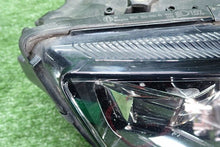 Laden Sie das Bild in den Galerie-Viewer, Frontscheinwerfer Skoda Octavia III 5E1941016D Rechts Scheinwerfer Headlight SCH4955151466rb