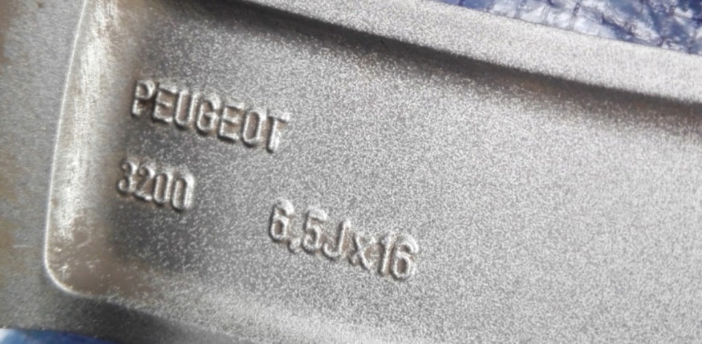 1x Alufelge 16 Zoll 6.5" 4x108 20ET Glanz Grau 9800489777 Peugeot 2008 Rim Wheel FEL4256122508hr