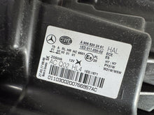 Laden Sie das Bild in den Galerie-Viewer, Frontscheinwerfer Mercedes-Benz Sprinter A9068202461 Rechts Headlight