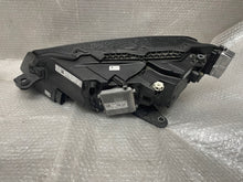 Laden Sie das Bild in den Galerie-Viewer, Frontscheinwerfer Skoda Superb III 3V1941016D Full LED Rechts Headlight
