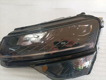 Laden Sie das Bild in den Galerie-Viewer, Frontscheinwerfer Skoda Karoq 57B941015 LED Links Scheinwerfer Headlight SCH7484893124wc