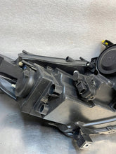Laden Sie das Bild in den Galerie-Viewer, Frontscheinwerfer Peugeot 2008 I 9815405780 Links Scheinwerfer Headlight SCH5486374098zt