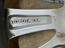 Load image into Gallery viewer, 1x Alufelge 16 Zoll 7.0" 5x114.3 40ET Glanz 42611-02Y50 Toyota I Rim Wheel FEL1928192569vf