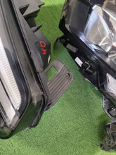 Load image into Gallery viewer, Frontscheinwerfer Renault Master 260105567R LED Ein Stück (Rechts oder Links) SCH3621579846un