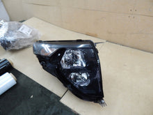 Laden Sie das Bild in den Galerie-Viewer, Frontscheinwerfer Ford Courier R2X613W029CE Rechts Scheinwerfer Headlight SCH7815264839om