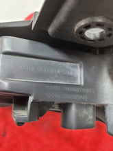 Load image into Gallery viewer, Frontscheinwerfer Hyundai I 92207S8000 Links Scheinwerfer Headlight SCH6456519228bk