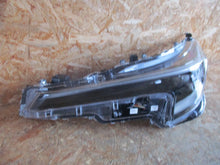 Laden Sie das Bild in den Galerie-Viewer, Frontscheinwerfer Toyota Corolla 81150-02X10 full LED Links Headlight