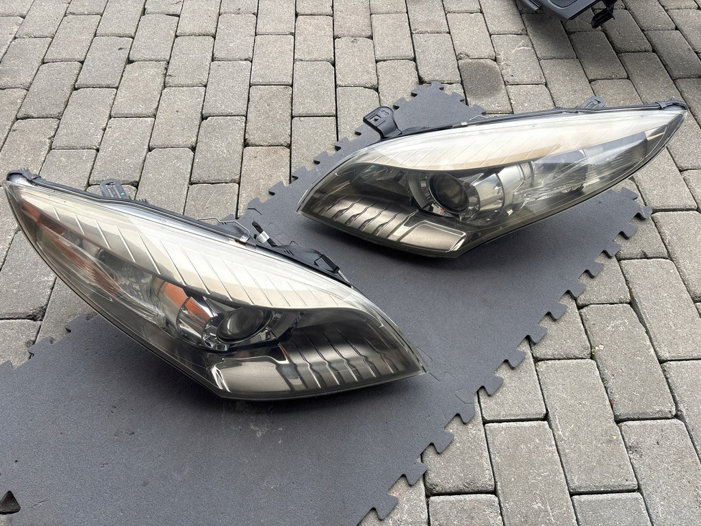 Frontscheinwerfer Renault Megane III 260100021R Xenon Rechts oder Links SCH4143934516sk