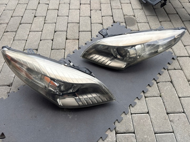 Frontscheinwerfer Renault Megane III 260100021R Xenon Rechts Headlight SCH4143934516sk