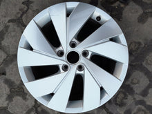 Load image into Gallery viewer, 1x Alufelge 17 Zoll 6.5&quot; 5x112 46ET 5H0601025B Vw Rim Wheel